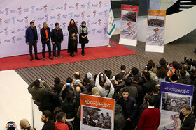 حضور هنرمندان در حاشیه مراسم افتتاحیه سی‌و‌هفتمین جشنواره فیلم فجر