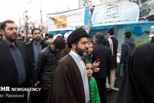 حضور فرزندان رهبر معظم انقلاب در جمع راهپیمایان تهرانی