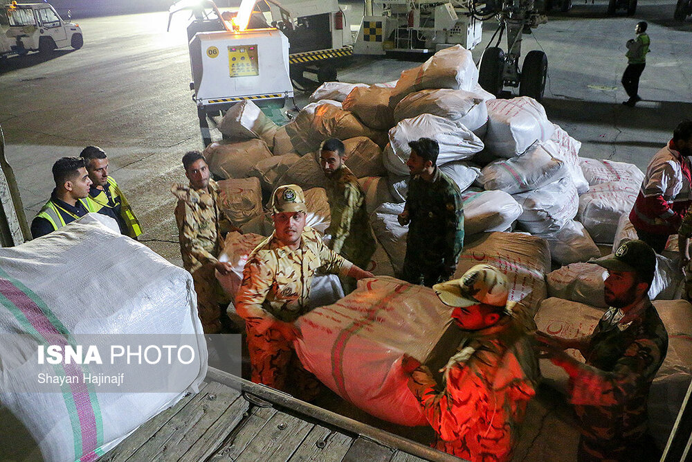 ورود هواپیمای ارتش حامل محموله اقلام کمکی به سیل زدگان خوزستان
