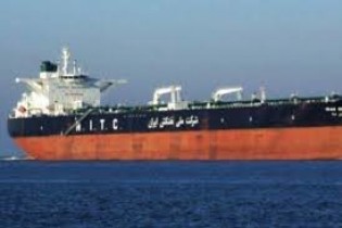 گزارش نیویورک تایمز از ادامه خرید نفت ایران برخلاف تحریم‌های آمریکا