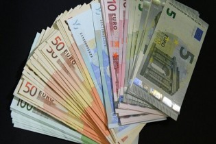 نرخ رسمی یورو و پوند افزایش یافت / کاهش قیمت ۱۴ ارز ملی