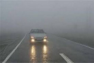 مه گرفتگی در جاده‌های ١٢ استان