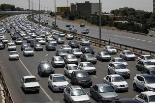 ترافیک سنگین در آزادراه کرج-تهران/ اعلام محورهای مسدود