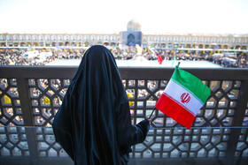راهپیمایی ۲۲ بهمن در میدان نقش جهان اصفهان