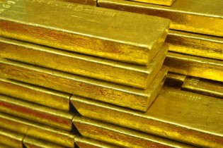 پیشروی توقف ناپذیر طلا در بالای ۲۰۰۰ دلار