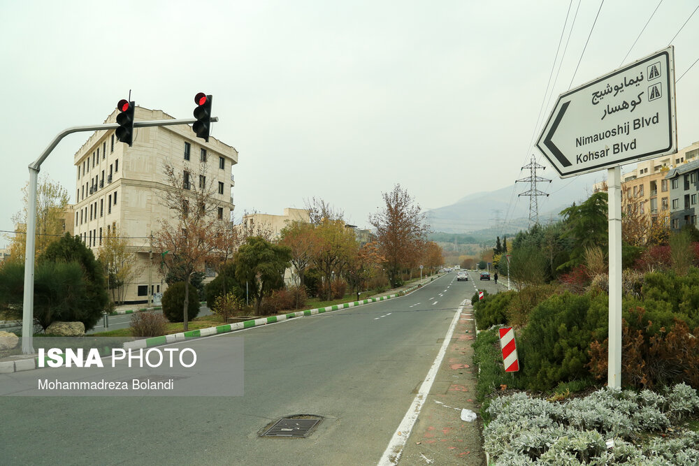 یکی از راه‌های دستری به خیابان کوهسار عبور از خیابان نیما یوشیج است. در انتهای این خیابان چند سفره‌خانه سنتی هم وجود دارد. خیابان نیما یوشیج به خیابان هاشمی‌زاده و در نهایت به خیابان کوهسار می‌رسد.
