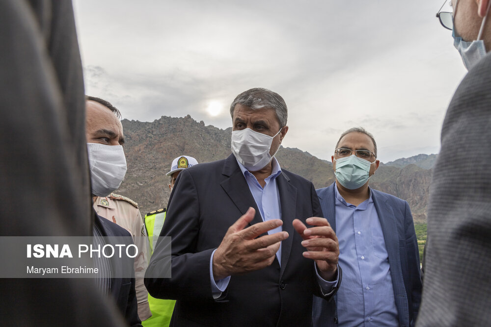 بازدید وزیر راه و شهرسازی از پایانه مرز نوردوز