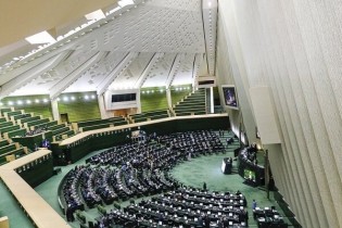 نامه استعفای «قاضی‌زاده هاشمی» در مجلس قرائت شد