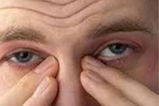 عوامل اصلی پریدن پلک چشم چیست؟