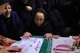 تصاویر/ خداحافظی جانسوز خانواده آتشنشانان، نخستین روز جشنواره، هیجان برفی و...