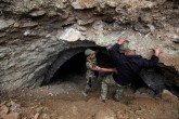 تصاویر / کشف پادگان زیرزمینی داعش در موصل