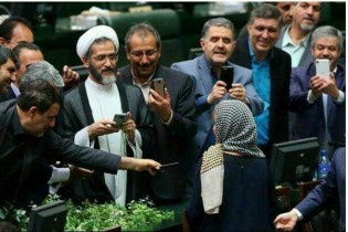 کدام نمایندگان با موگرینی سلفی گرفتند+ تصاویر
