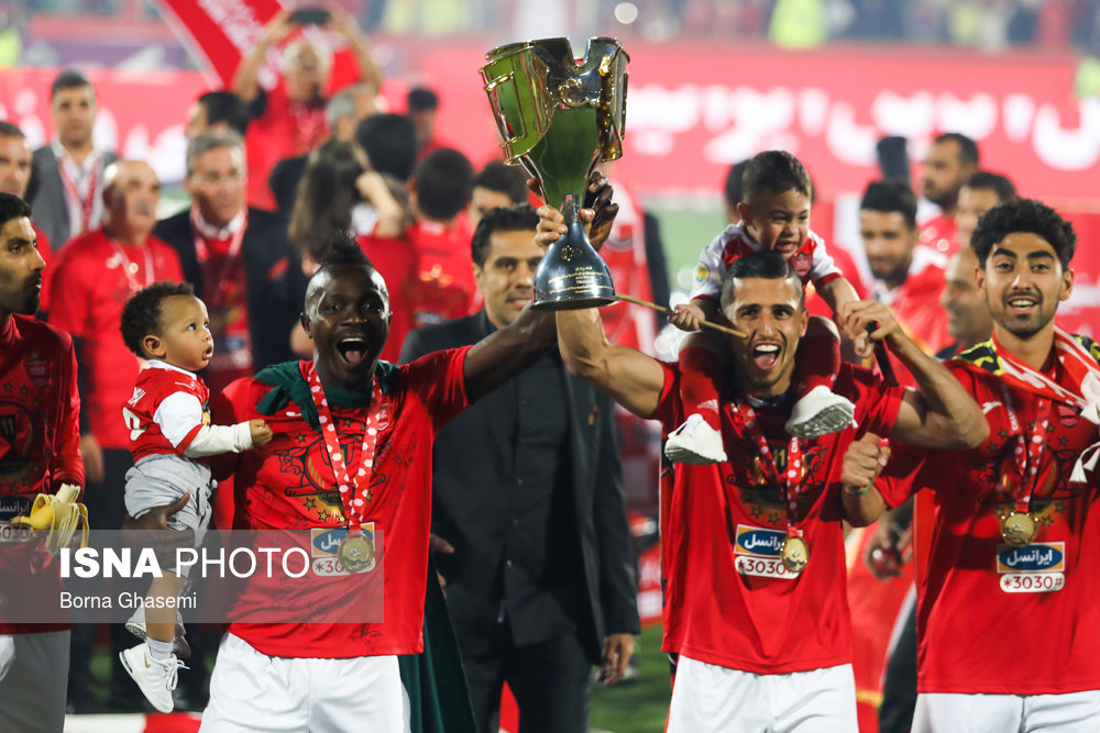 دیدار تیم‌های فوتبال پرسپولیس و سپیدرود و جشن قهرمانی پرسپولیس