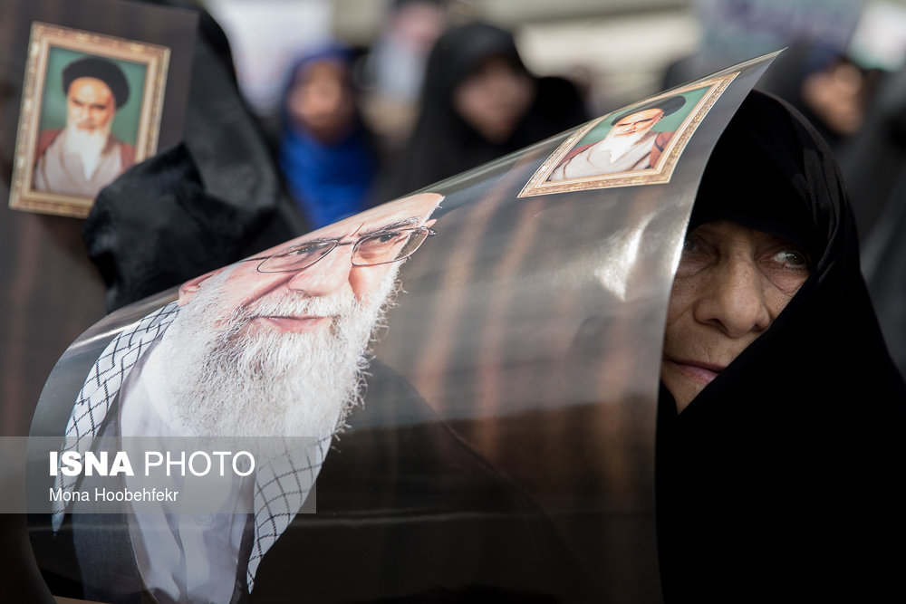 راهپیمایی نمازگزاران نماز جمعه در واکنش به خروج آمریکا از برجام