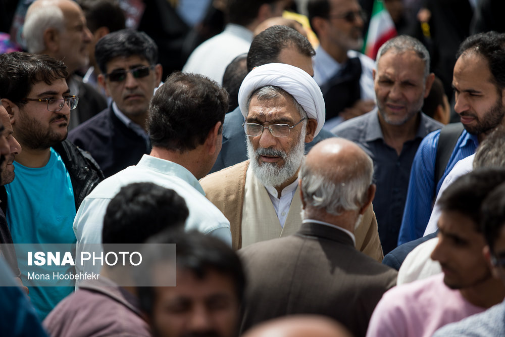 راهپیمایی نمازگزاران نماز جمعه در واکنش به خروج آمریکا از برجام