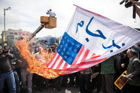 راهپیمایی نمازگزاران نماز جمعه در واکنش به خروج آمریکا از برجام