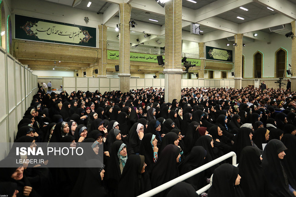 دیدار جمعی از دانشجویان و نمایندگان تشکل‌های دانشجویی با مقام معظم رهبری