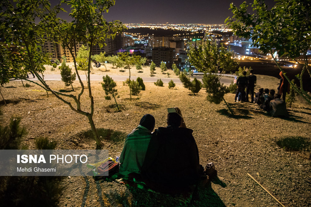 شب بیست و یکم ماه مبارک رمضان - مقبره شهدای گمنام در آبشار تهران