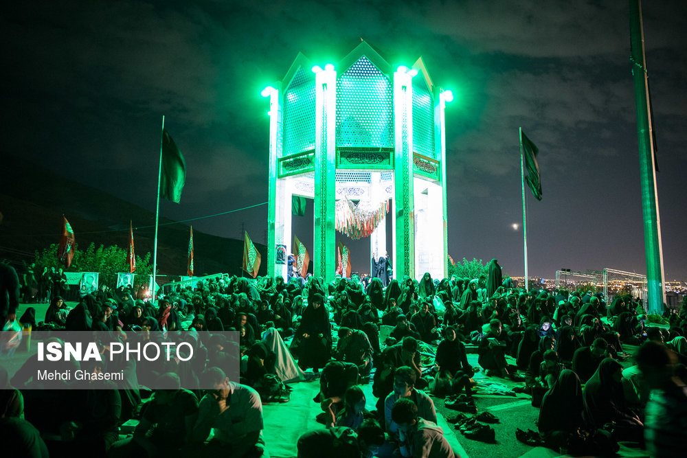 شب بیست و یکم ماه مبارک رمضان - مقبره شهدای گمنام در آبشار تهران