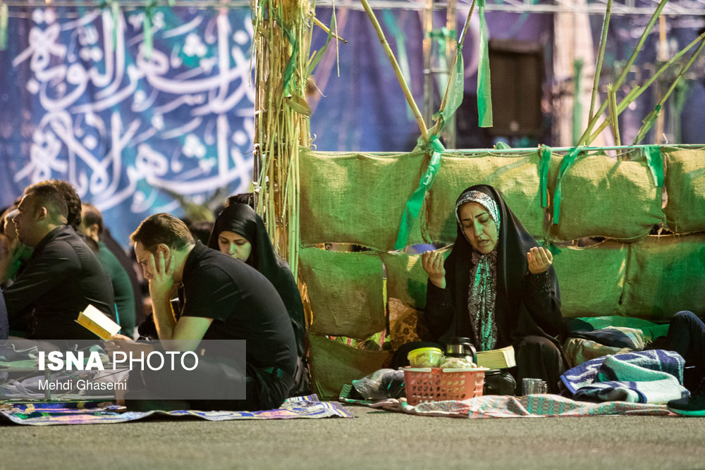 شب بیست و یکم ماه مبارک رمضان - مقبره شهدای گمنام در آبشار تهران