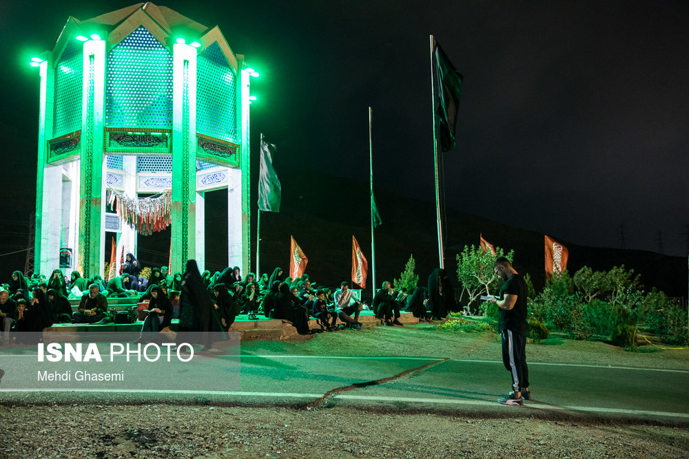 شب بیست و یکم ماه مبارک رمضان - مقبره شهدای گمنام در آبشار تهران