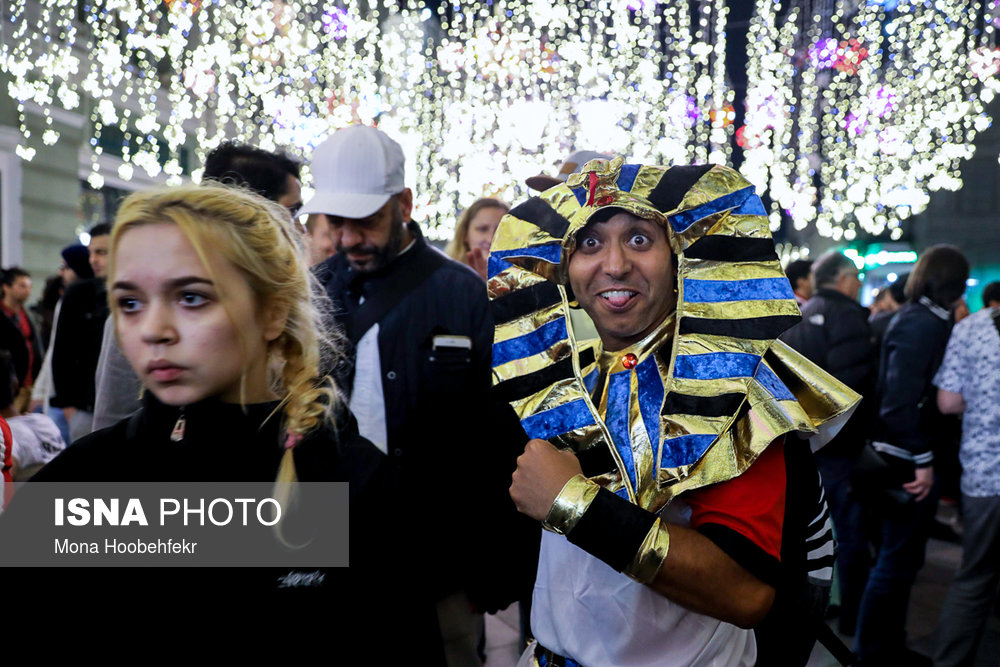 شادی هواداران تیم های حاضر در جام جهانی در میدان سرخ مسکو