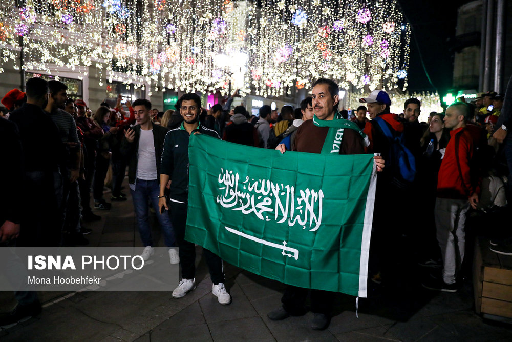 شادی هواداران تیم های حاضر در جام جهانی در میدان سرخ مسکو