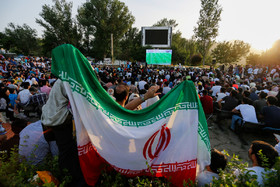 تماشای بازی ایران و مراکش در همدان