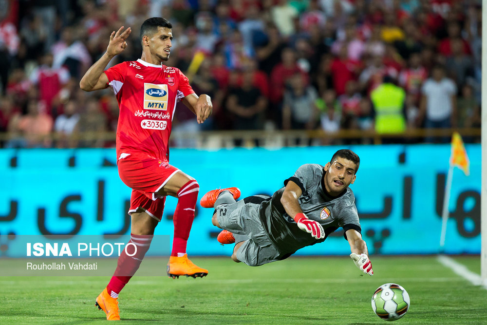دیدار تیم‌های پرسپولیس و فولاد