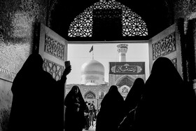 از آنجایی که چهارشنبه روز زیارتی امام رضا (ع) است مردم مشهد برای زیارت به حرم امام رضا (ع) مشرف می‌شوند.