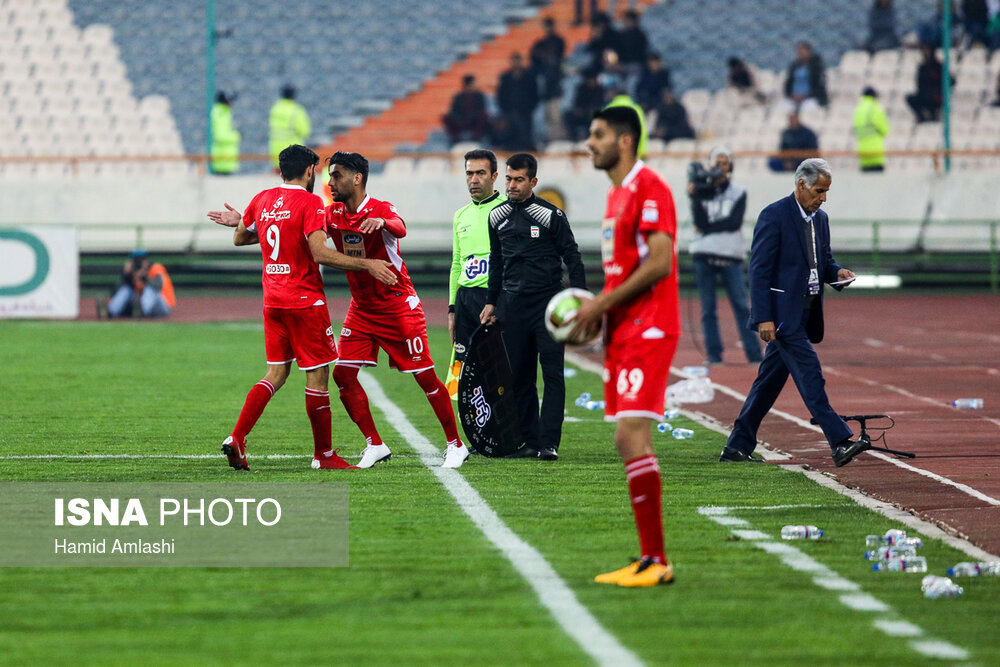 دیدار تیم‌های فوتبال پرسپولیس و استقلال خوزستان