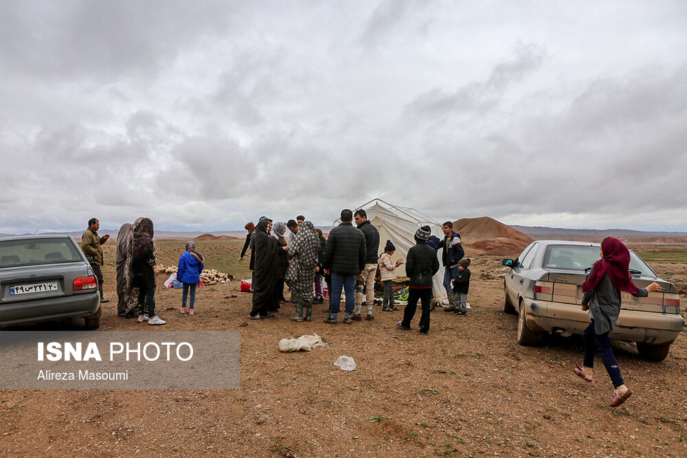 اهالی روستای کلاته سنجر به دلیل سیل از محل سکونت خود تخلیه و در محل های امن جا منتقل شدند .