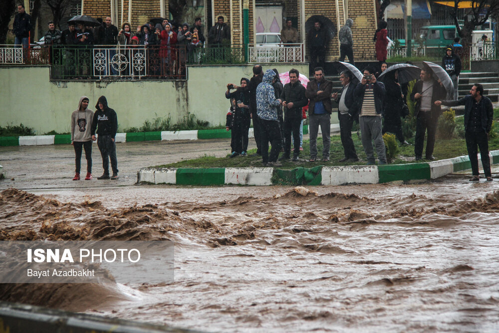 سیلاب در استان لرستان جاری شدن سیل در شهر کوهدشت