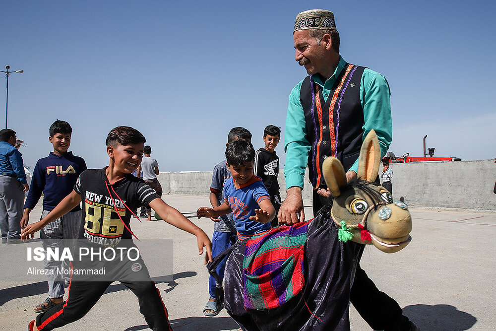 امداد فرهنگی به کودکان در مناطق سیل‌زده خوزستان