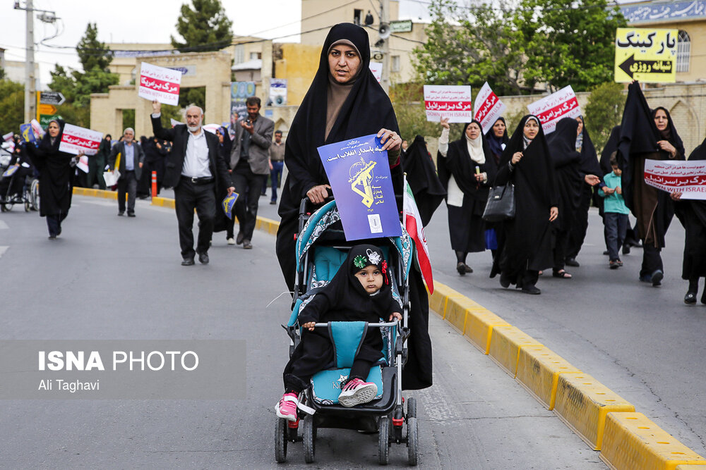 راهپیمایی نمازگزاران جمعه شیراز در حمایت از سپاه