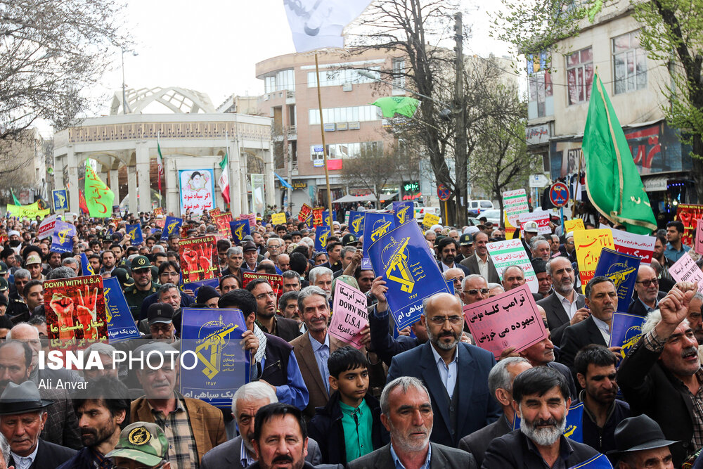 راهپیمایی نمازگزاران جمعه اردبیل در حمایت از سپاه