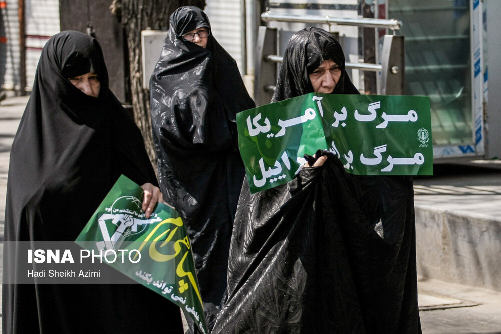 راهپیمایی نمازگزاران جمعه تبریز در حمایت از سپاه