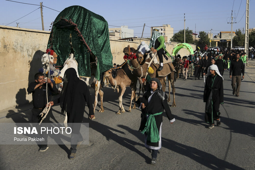 آئین نمادین ورود کاروان امام حسین(ع) به دشت کربلا_ همدان