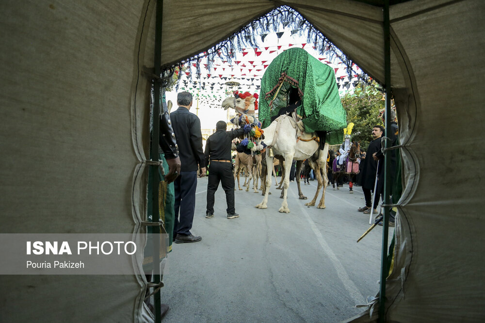 آئین نمادین ورود کاروان امام حسین(ع) به دشت کربلا_ همدان