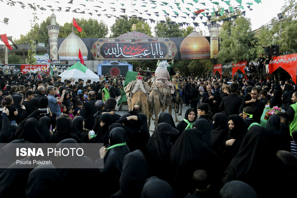 آئین نمادین ورود کاروان امام حسین(ع) به دشت کربلا_ همدان