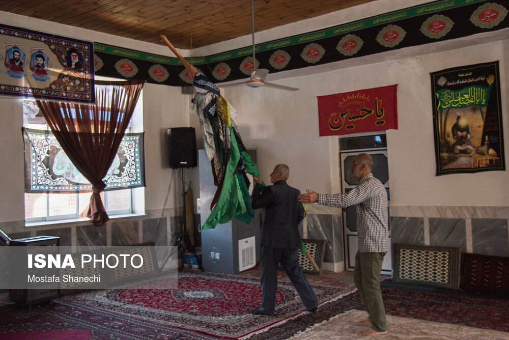 آیین علم گردانی در روستای «کنت» بهشهر استان مازندران