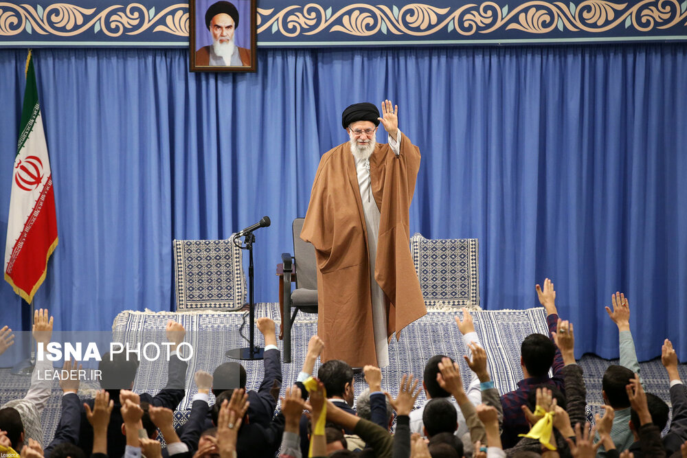 دیدار هزاران نفر از دانشجویان و دانش‌آموزان در آستانه ۱۳ آبان روز ملی مبارزه با استکبار جهانی با مقام معظم رهبری