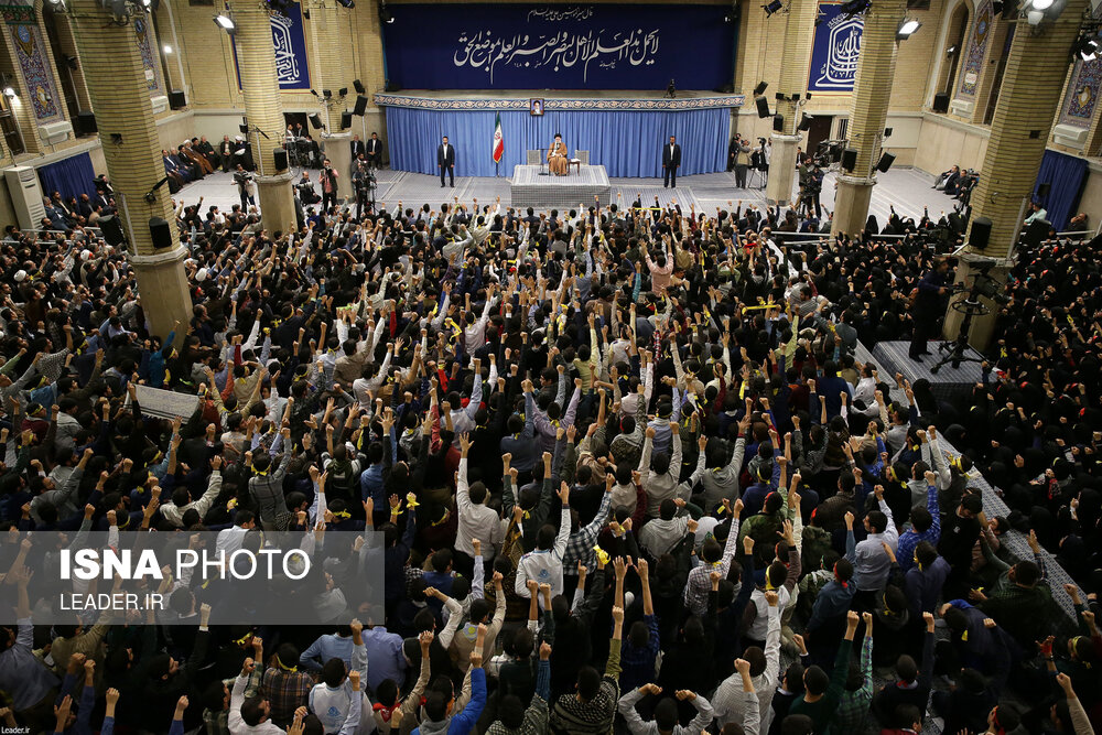 دیدار هزاران نفر از دانشجویان و دانش‌آموزان در آستانه ۱۳ آبان روز ملی مبارزه با استکبار جهانی با مقام معظم رهبری