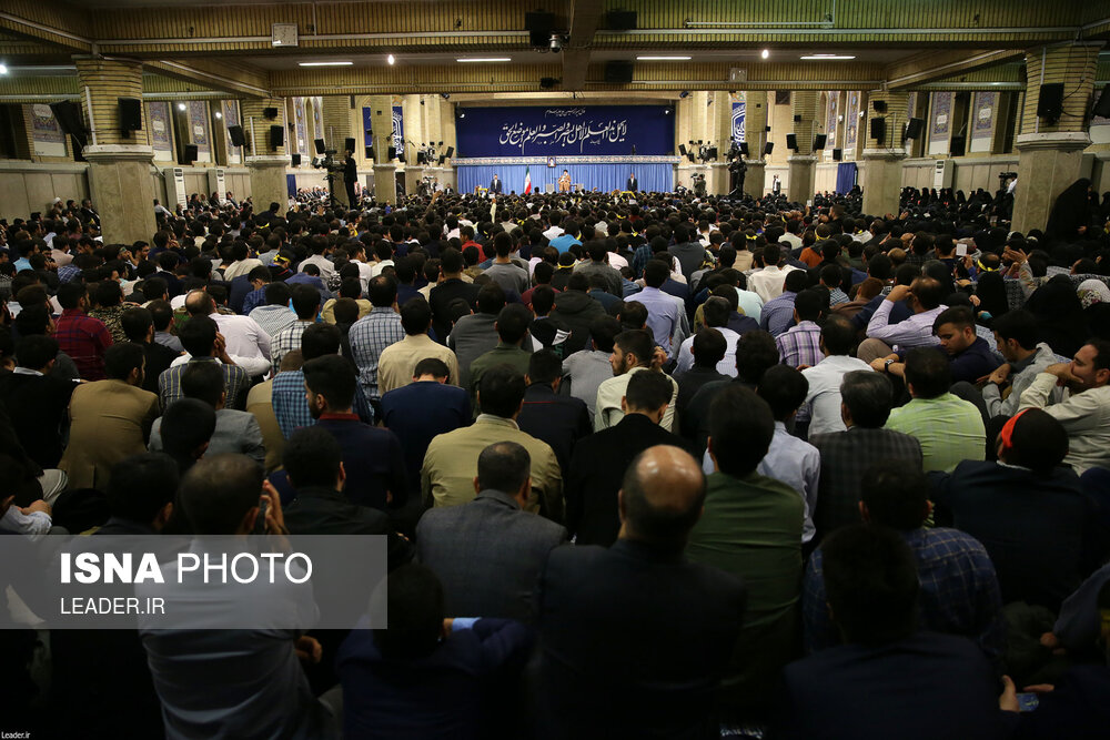 دیدار هزاران نفر از دانشجویان و دانش‌آموزان در آستانه ۱۳ آبان روز ملی مبارزه با استکبار جهانی با مقام معظم رهبری