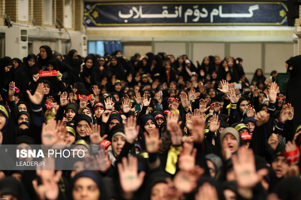 دیدار هزاران نفر از دانشجویان و دانش‌آموزان در آستانه ۱۳ آبان روز ملی مبارزه با استکبار جهانی با مقام معظم رهبری