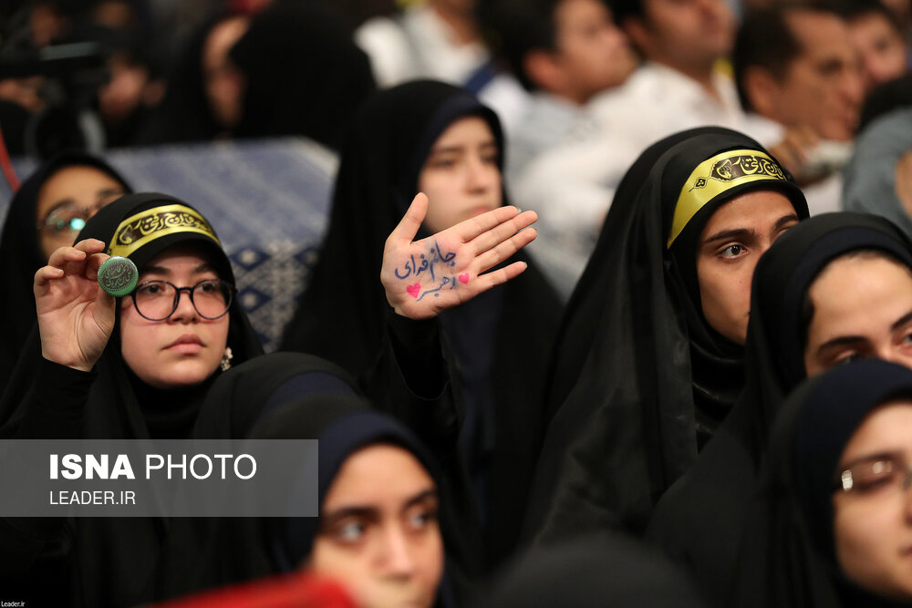 دیدار هزاران نفر از دانشجویان و دانش‌آموزان در آستانه ۱۳ آبان روز ملی مبارزه با استکبار جهانی با مقام معظم رهبری