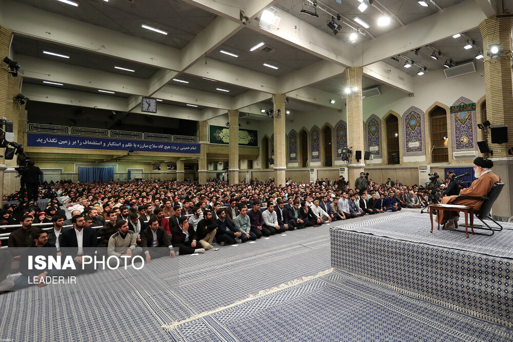 دیدار هزاران نفر از دانشجویان و دانش‌آموزان در آستانه ۱۳ آبان روز ملی مبارزه با استکبار جهانی با مقام معظم رهبری