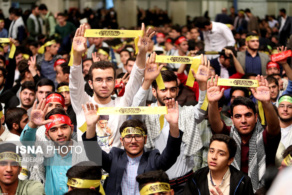 دیدار هزاران نفر از دانشجویان و دانش‌آموزان در آستانه ۱۳ آبان روز ملی مبارزه با استکبار جهانی با مقام معظم رهبری