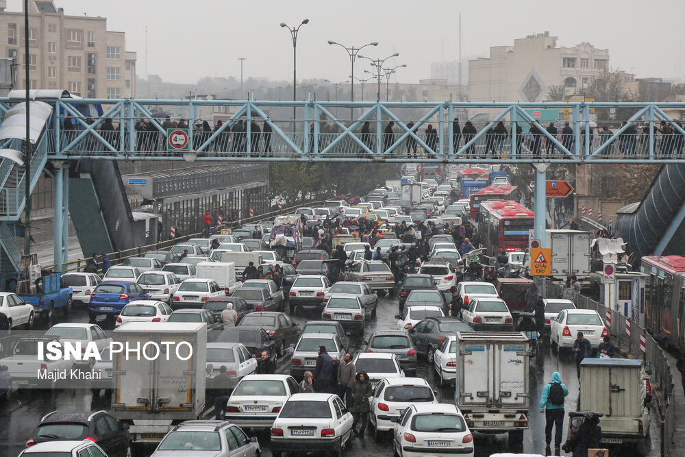 اعتراضات امروز تهران (اتوبان چمران )در پی گرانی و سهمیه‌بندی بنزین