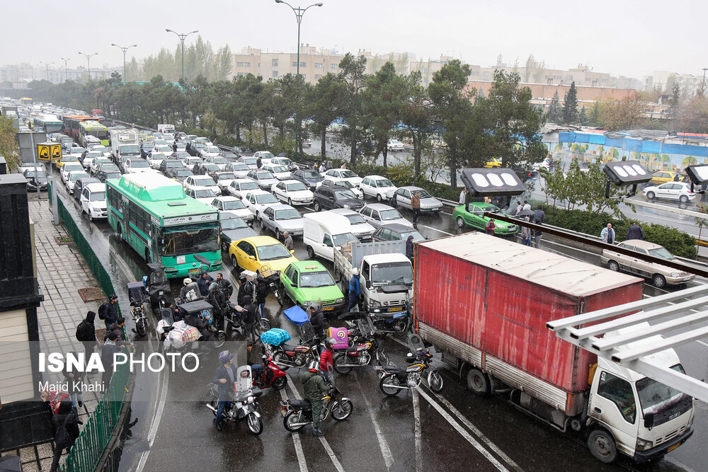 اعتراضات امروز تهران (اتوبان چمران )در پی گرانی و سهمیه‌بندی بنزین